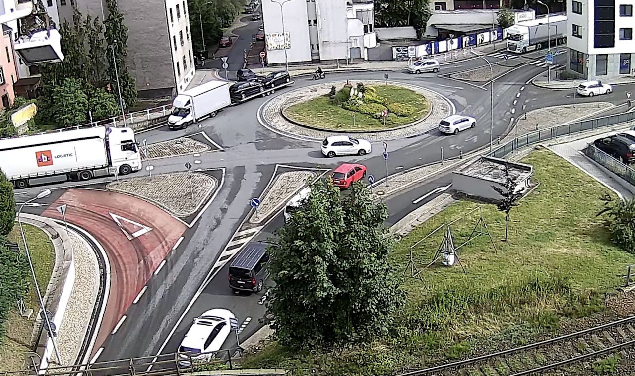 Jak stavbaři včera slíbili, tak i udělali – průtah Náchodem opět plně průjezdný