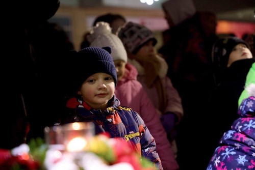 Advent v Nchod je tady! Na Masarykov nmst se rozzil vnon strom.