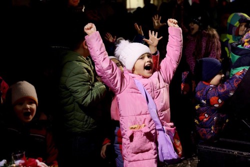 Advent v Nchod je tady! Na Masarykov nmst se rozzil vnon strom.