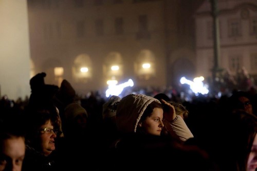Advent v Nchod je tady! Na Masarykov nmst se rozzil vnon strom.